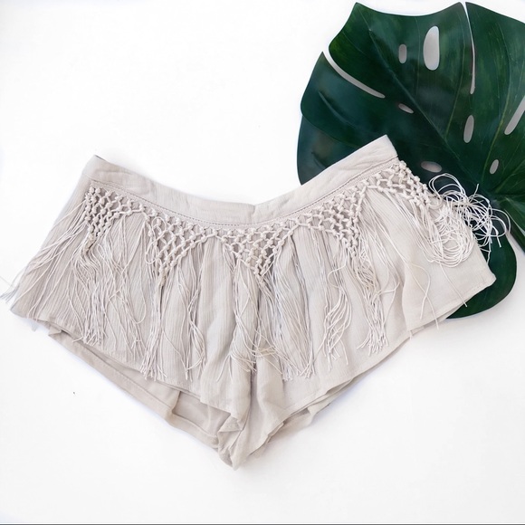Tobi fringe crochet beige shorts - Picture 3 of 6